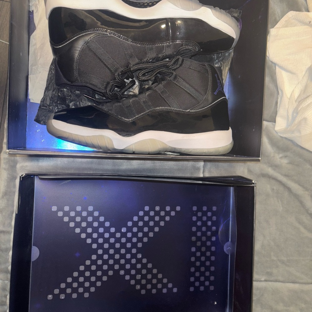 Air Jordan 11 Retro Black Sneakers